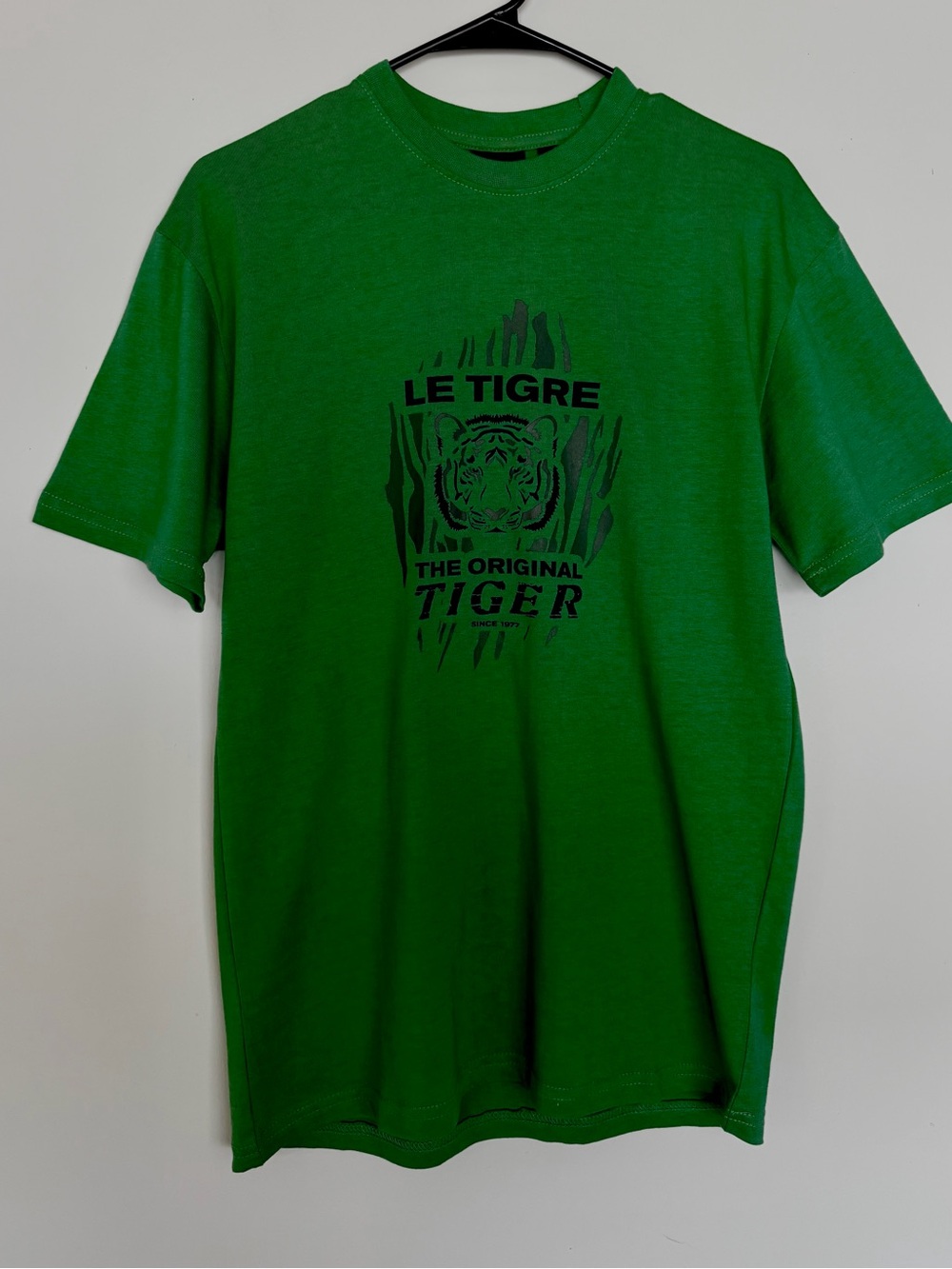 Le Tigre Green Short Sleeve Tee Shirt Size Medium